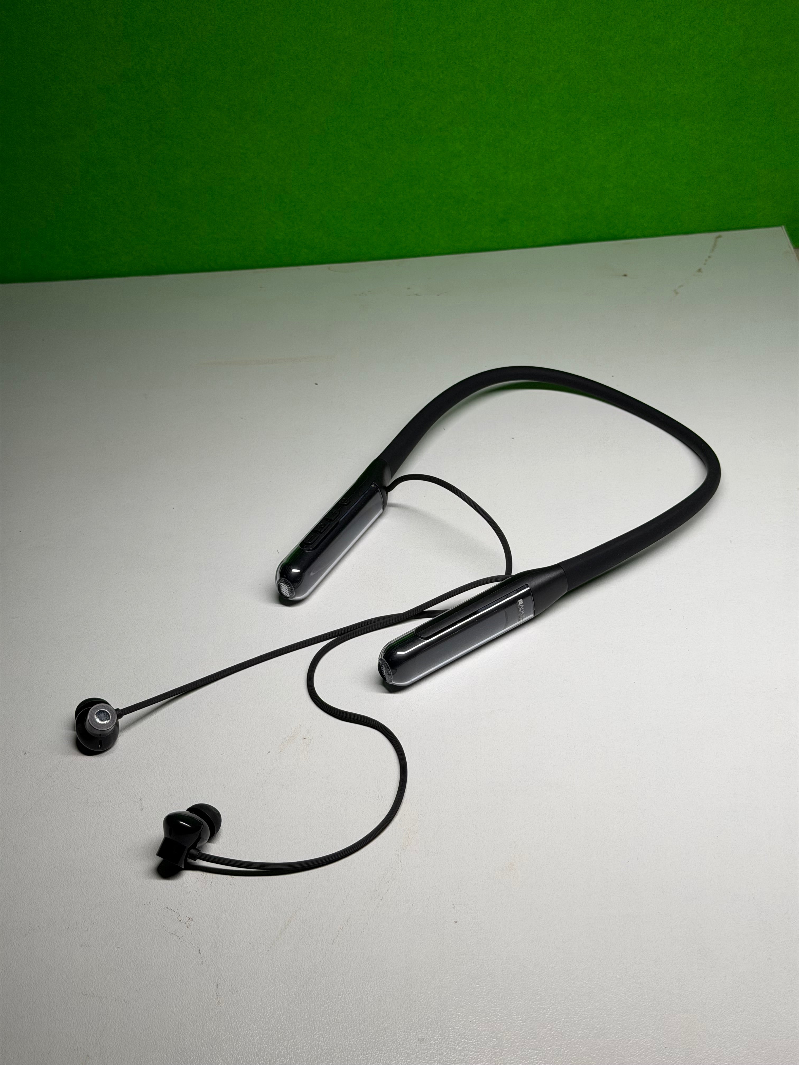 ADMOS WIRELESS NECKBAND